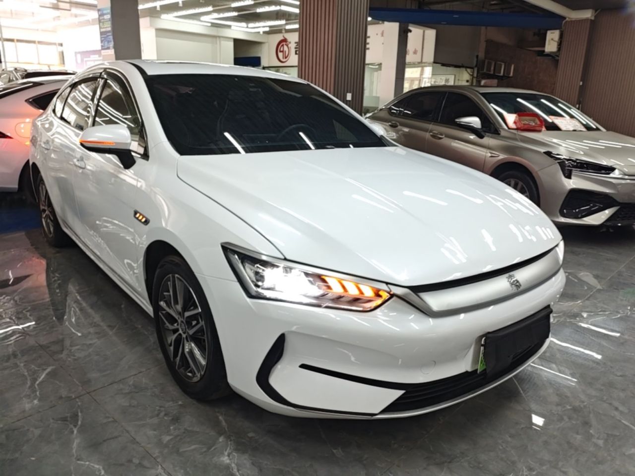 Qin PLUS 2021 EV 500KM Luxury photo 3