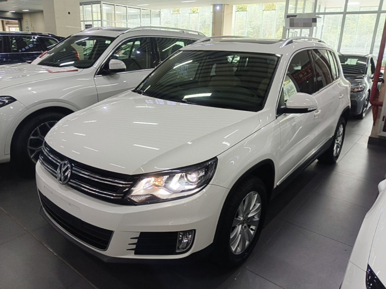 Tiguan 2015 1.8TSI AT RWD Luxury