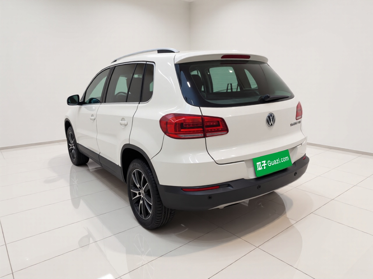 Tiguan 2015 1.8TSI AT RWD Luxury photo 4