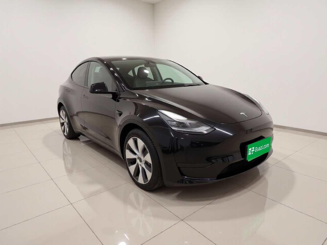 Model Y 2021 Standard Range RWD photo 3
