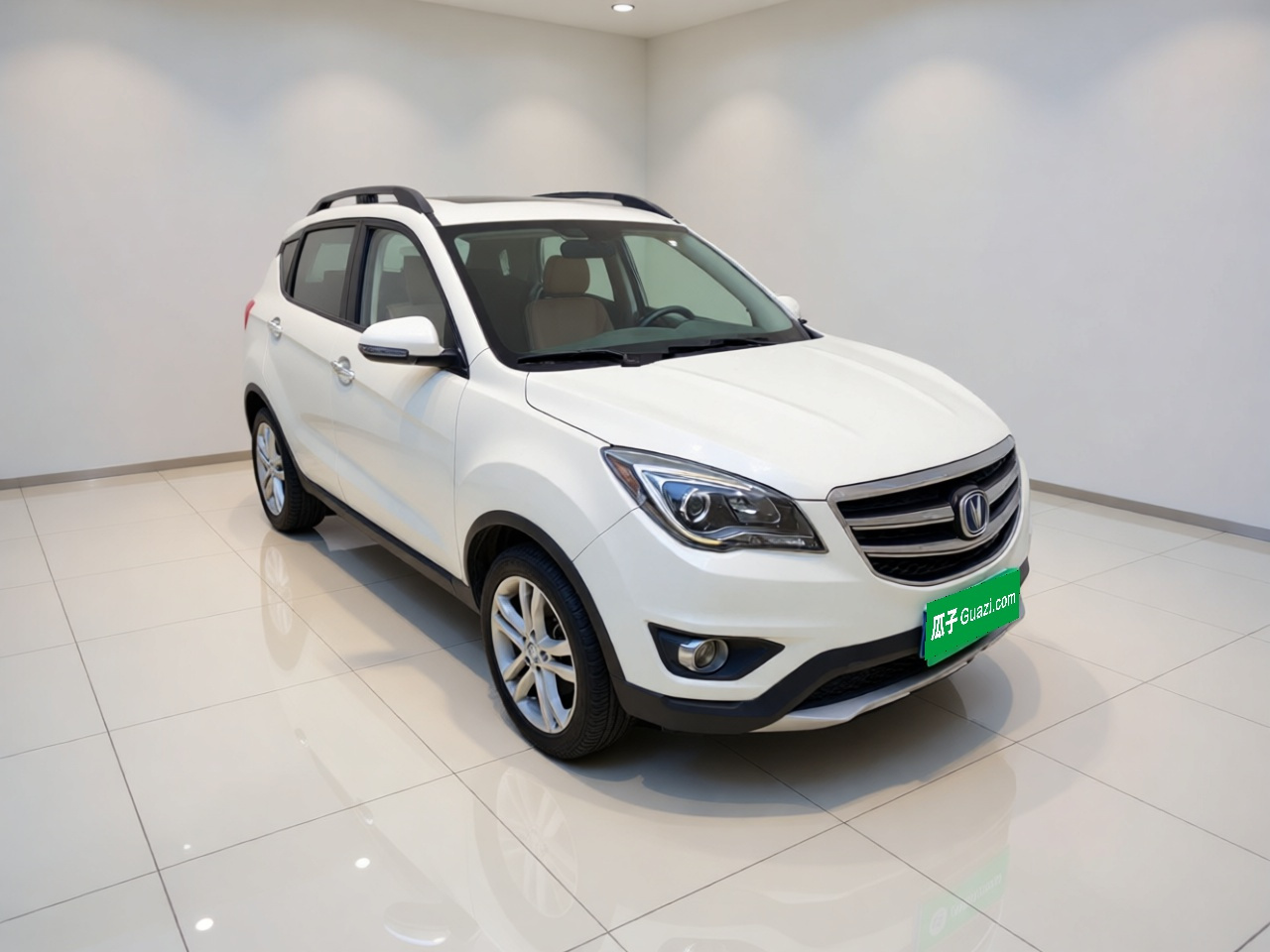 CS35 2017 1.6L AT Luxury photo 3