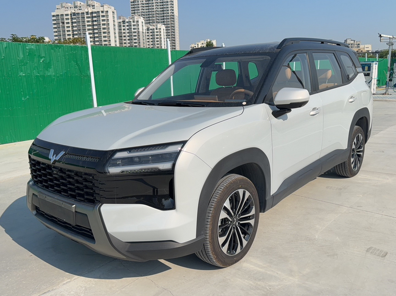 560 EV 2026 125km Luxury