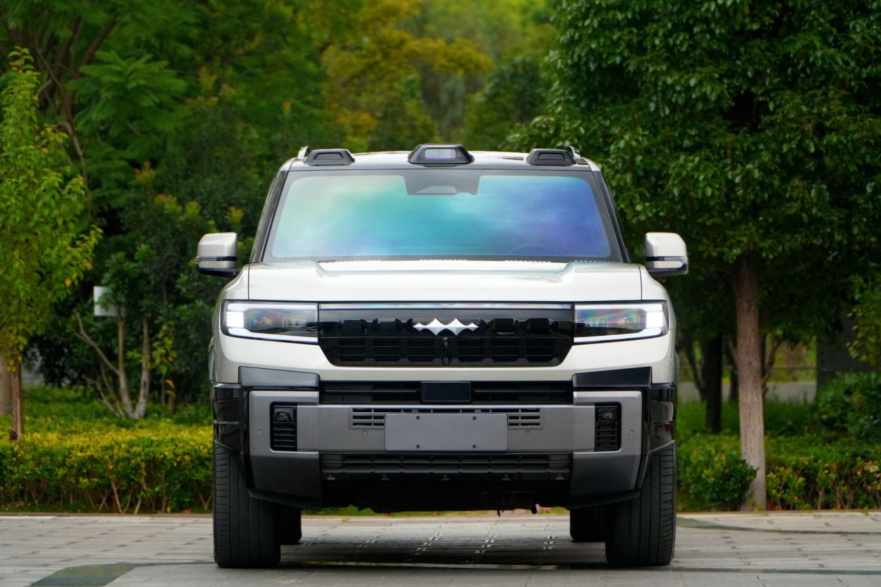 Fang Cheng Bao Leopard 8 2025 Flagship 7-Seater photo 2
