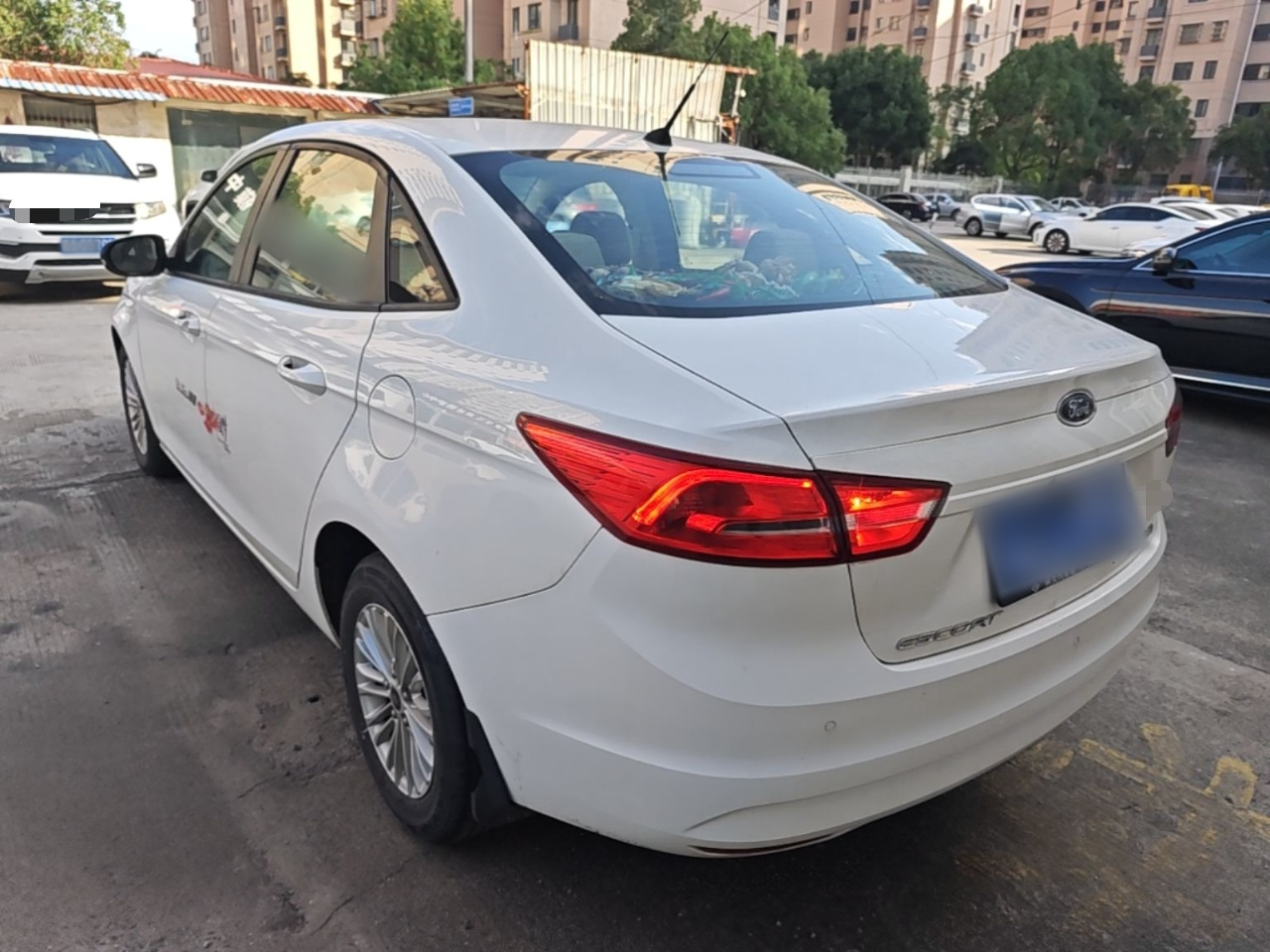 Escort 2015 1.5L AT Comfort photo 4