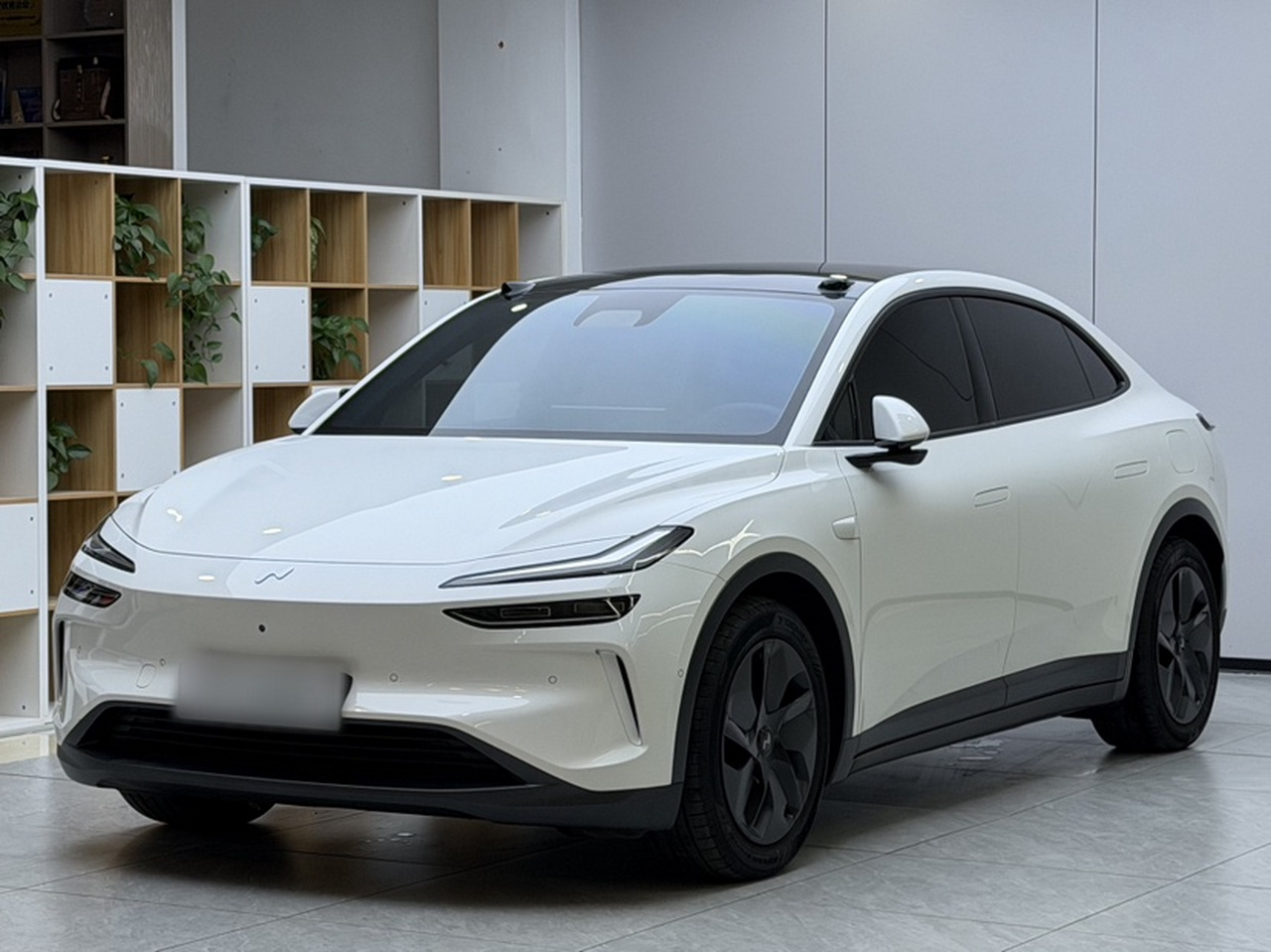 L60 2024 60kWh RWD