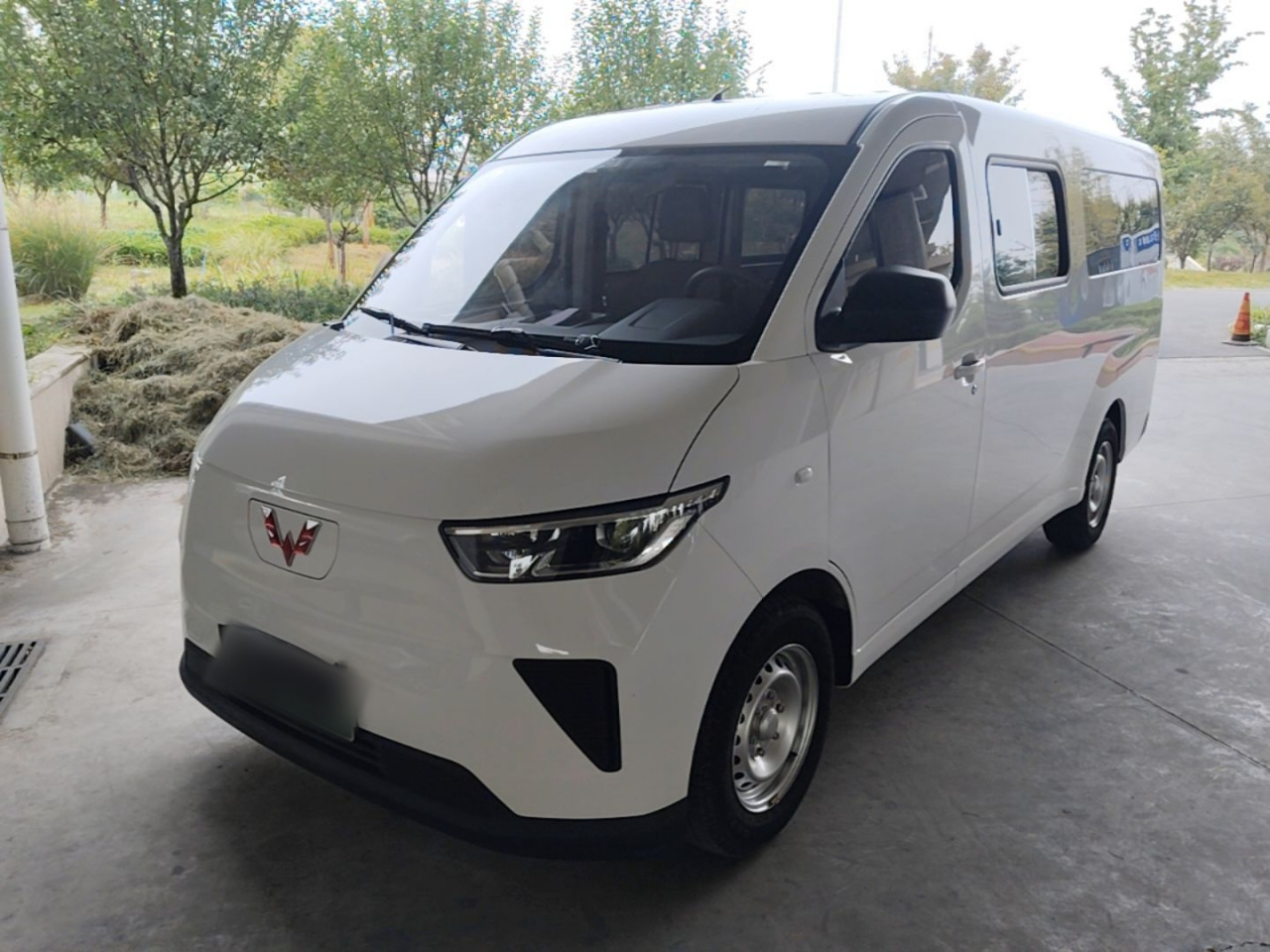 Wuling 2024 300km Comfort Bus 75kW