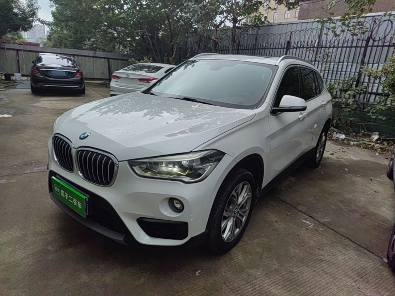 X1 2018 sDrive20Li Leading