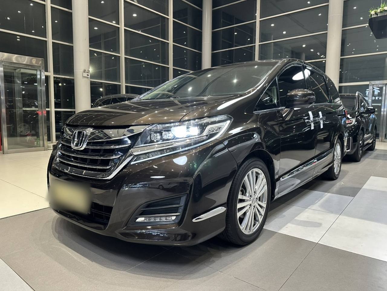 Elysion 2016 2.4L Luxury