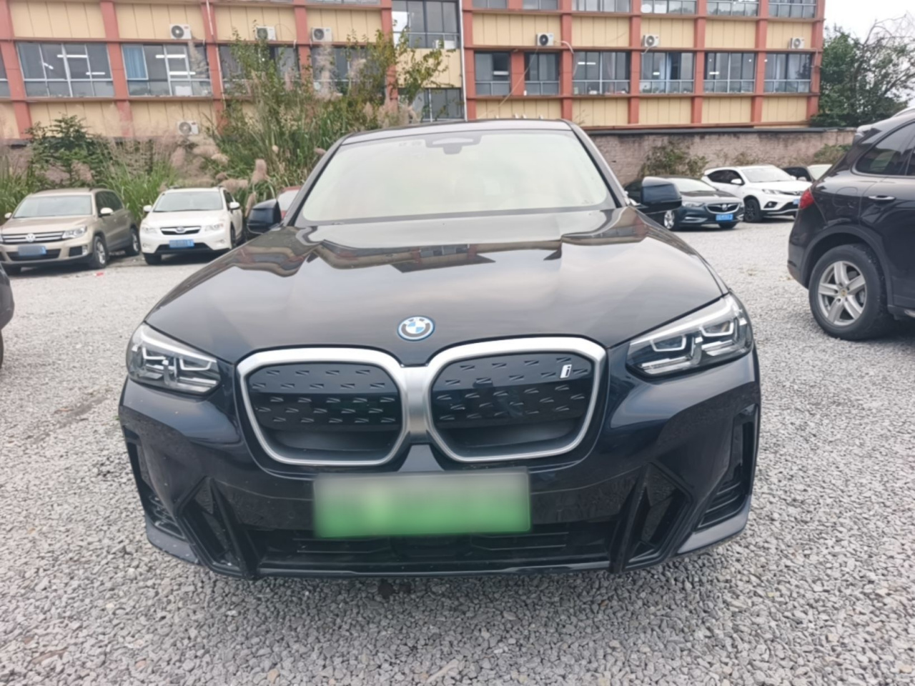 iX3 2022 Facelift Leading photo 2