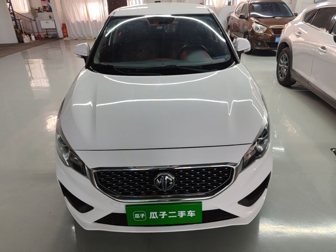 3 2017 1.5L AT Connected Elite photo 2