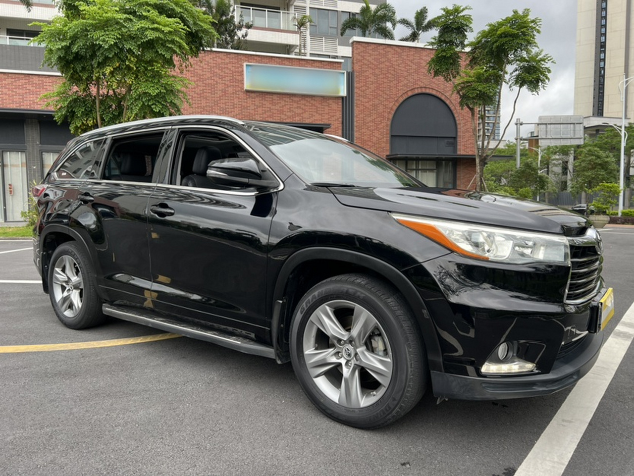 Highlander 2015 2.0T AWD Luxury 7-Seater photo 2