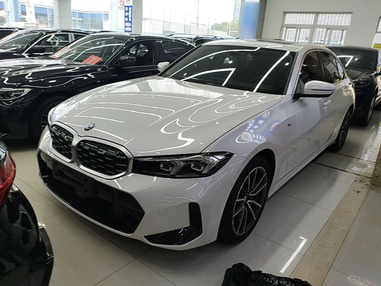 3 Series 2025 325Li M Sport Package