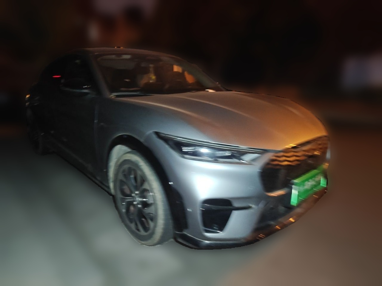 2021 RWD Luxury Long Range photo 3