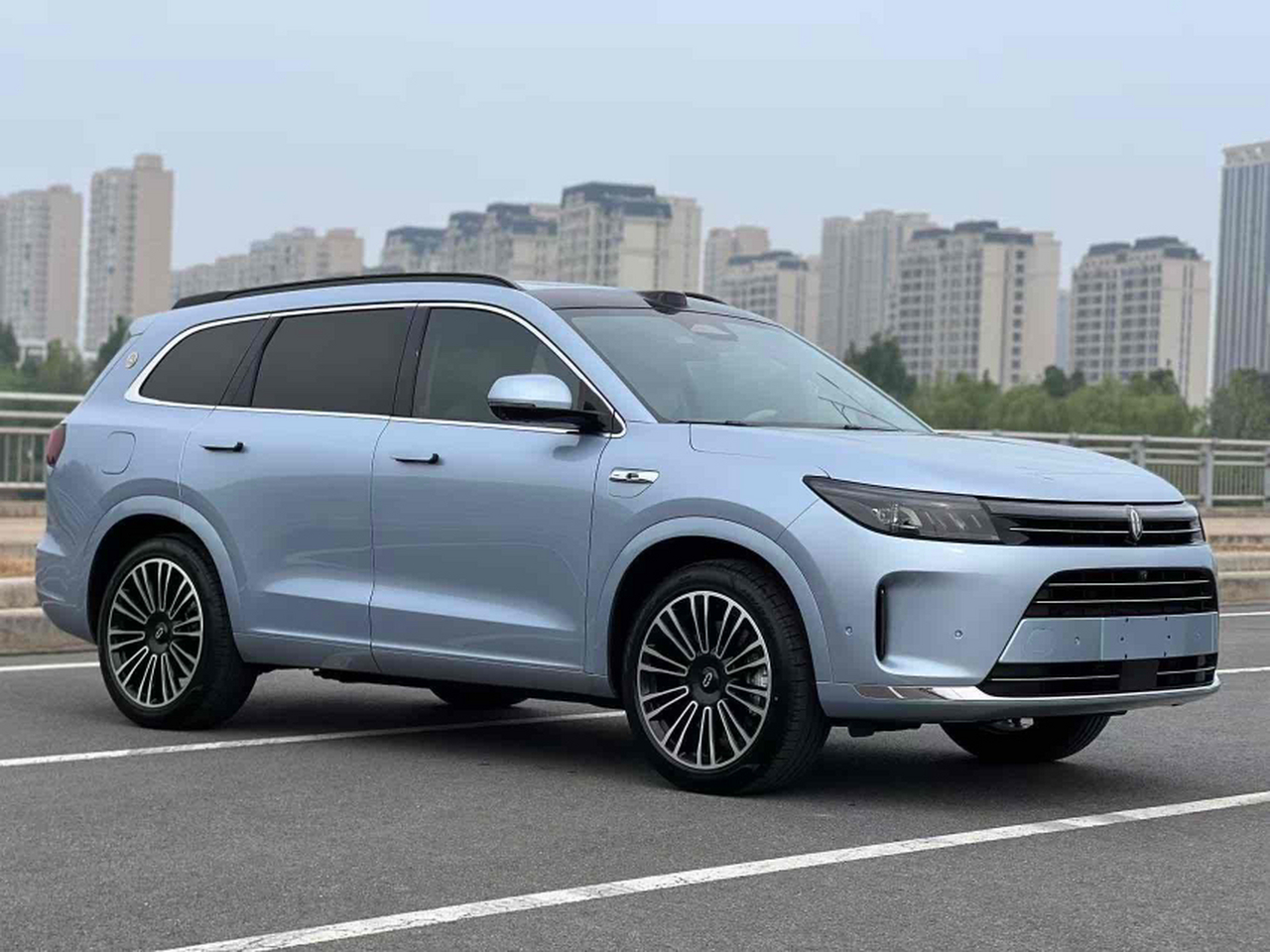 HIMA AITO M7 2024 1.5T ADAS AWD Max 6-Seater photo 4