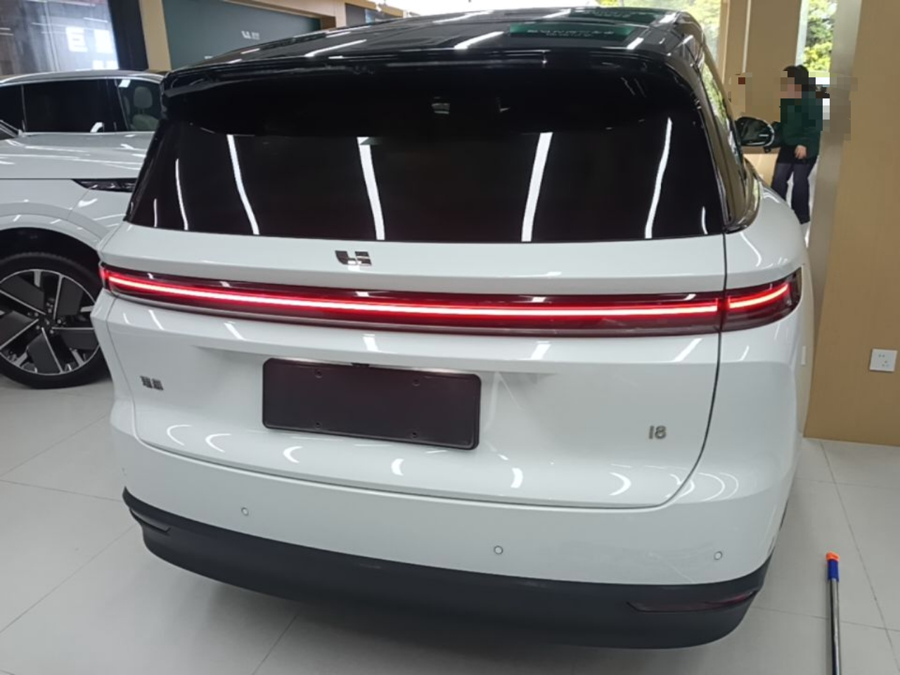 Li Auto i8 2025 Standard photo 3