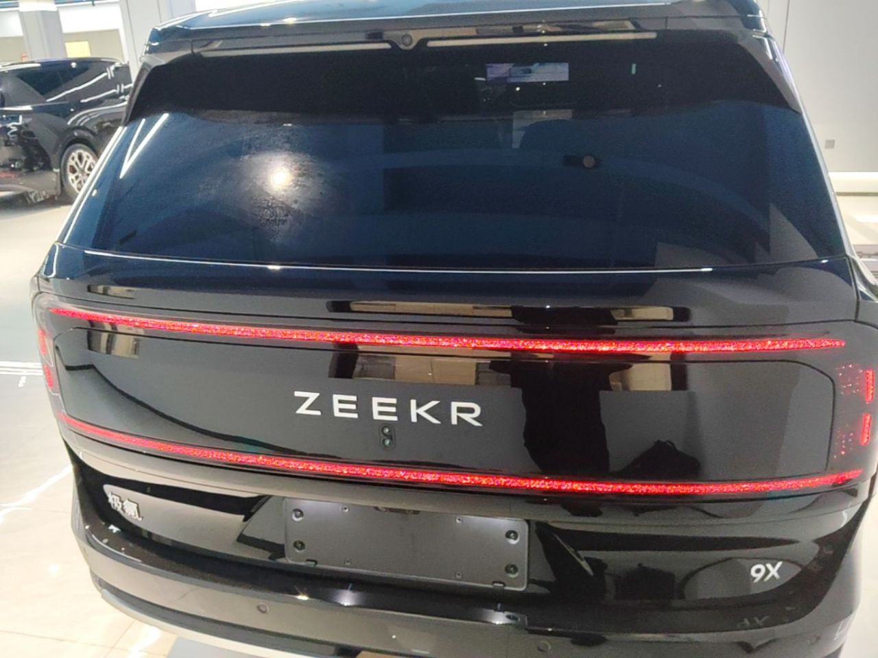 9X 2025 Hyper 70kWh 6-Seater photo 5