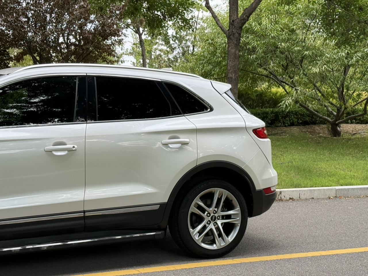 MKC 2017 2.0T AWD photo 4