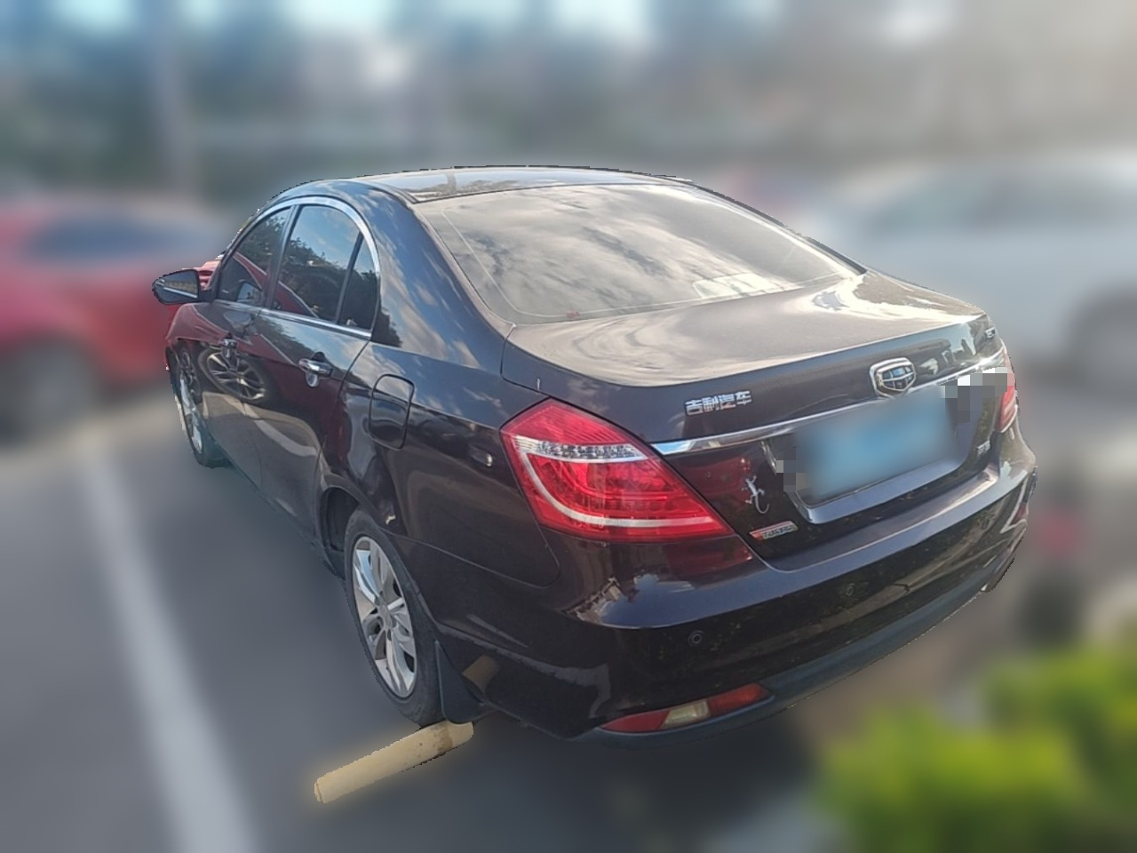 Emgrand 2014 Sedan 1.3T CVT Premium photo 4