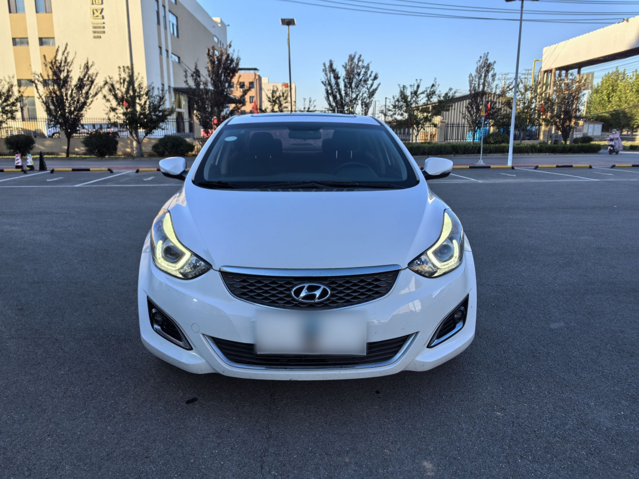 Elantra 2016 1.6L MT Premium photo 2