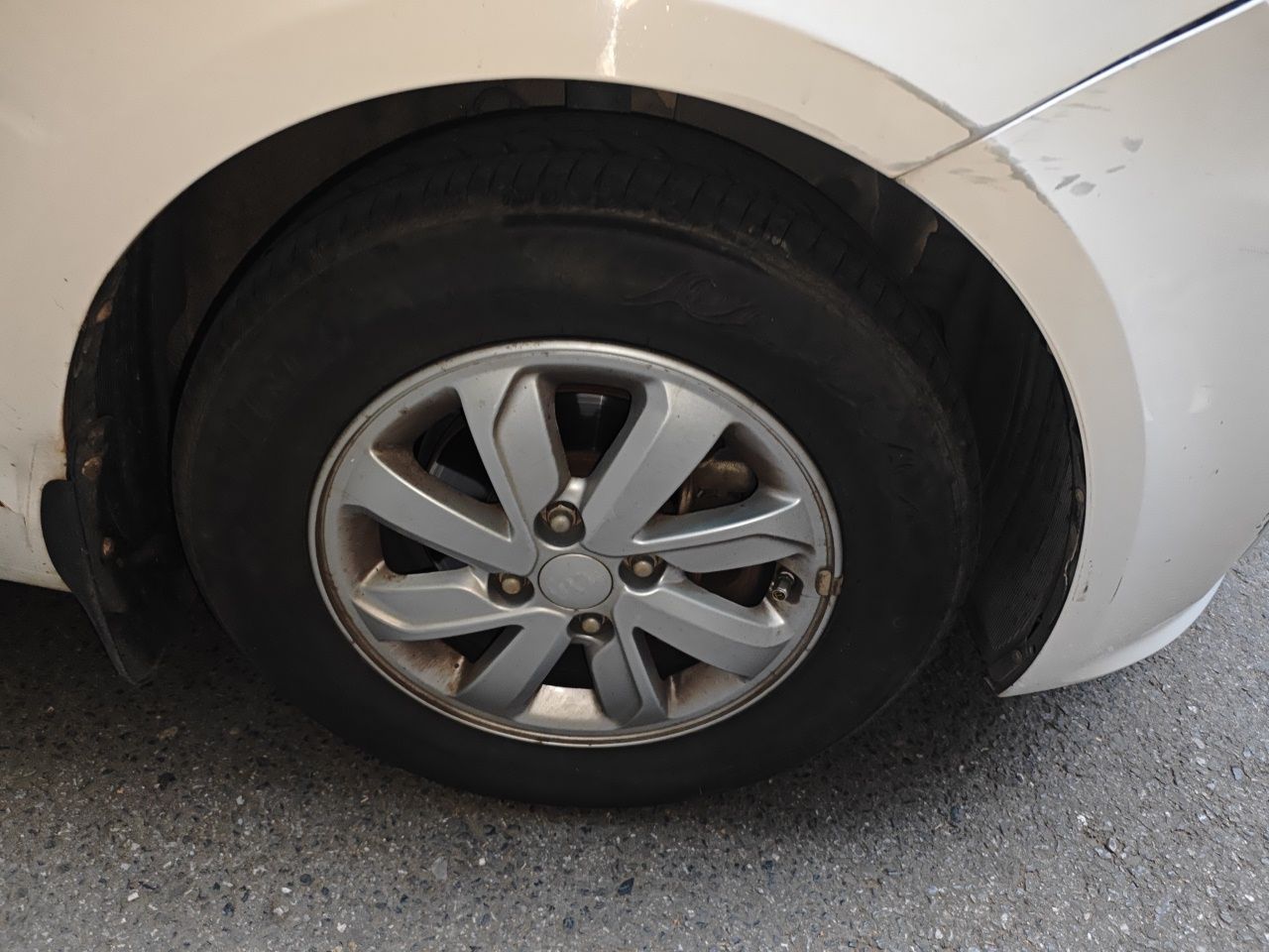 K2 2015 Hatchback 1.4L AT GLS photo 2