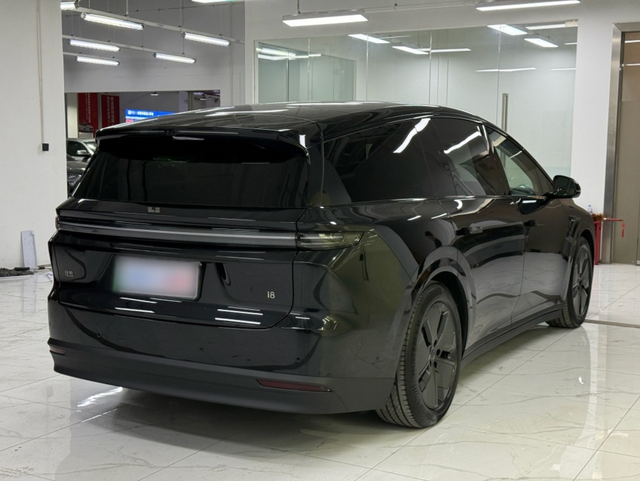 Li Auto i8 2025 Standard photo 2