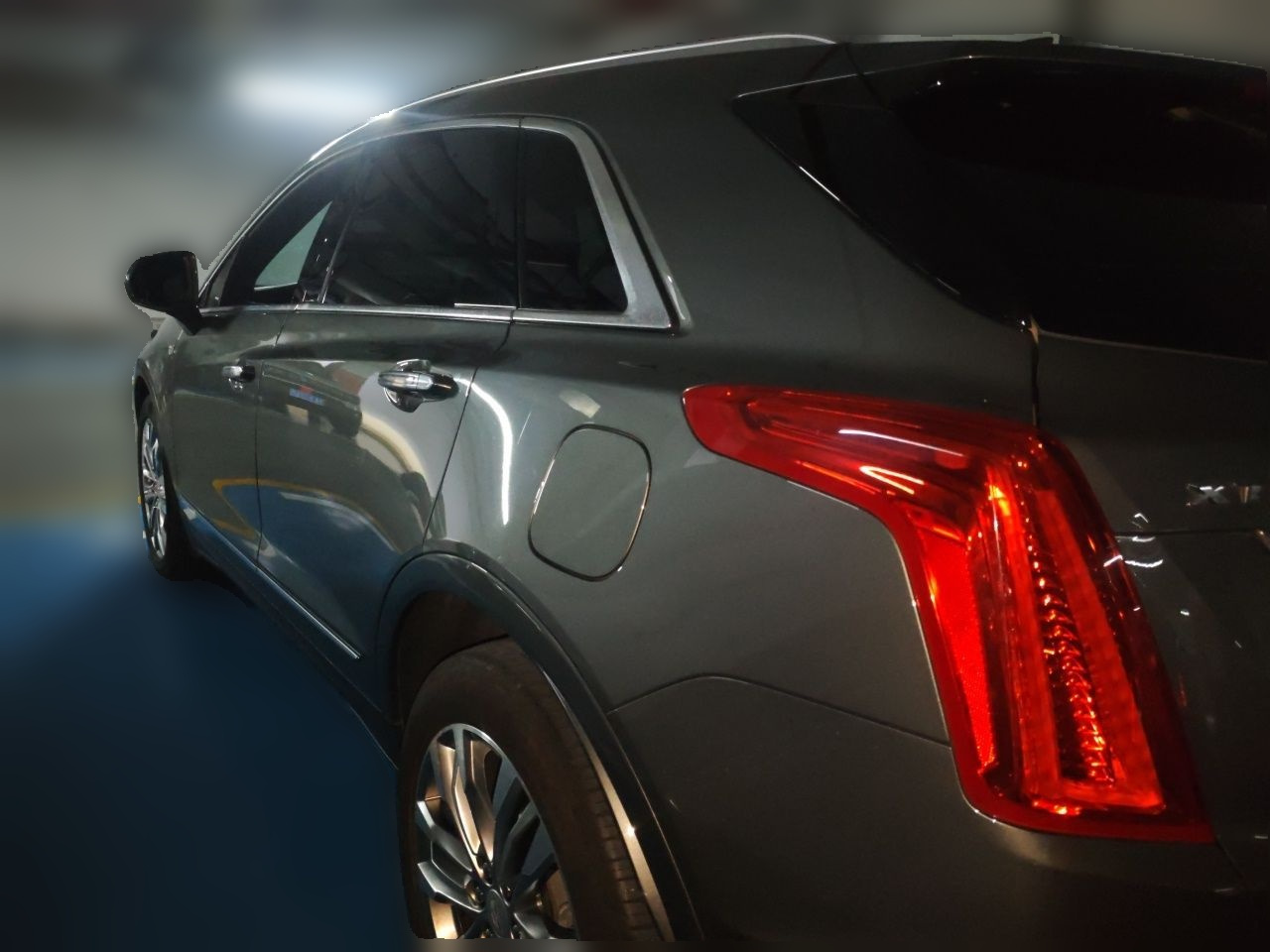 XT5 2018 28E AWD Leading photo 4