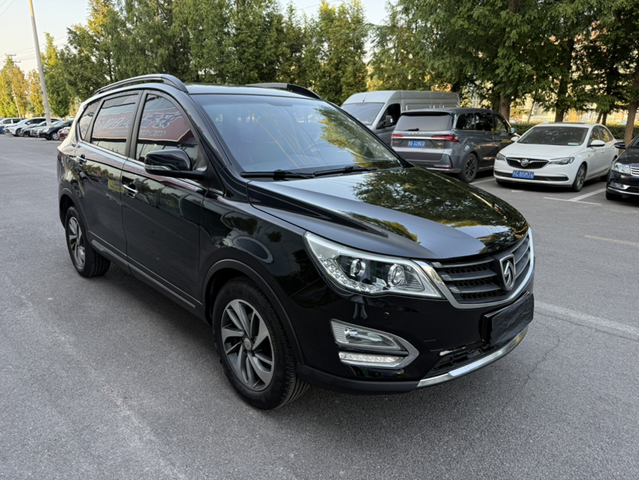560 2015 1.8L MT Luxury photo 2