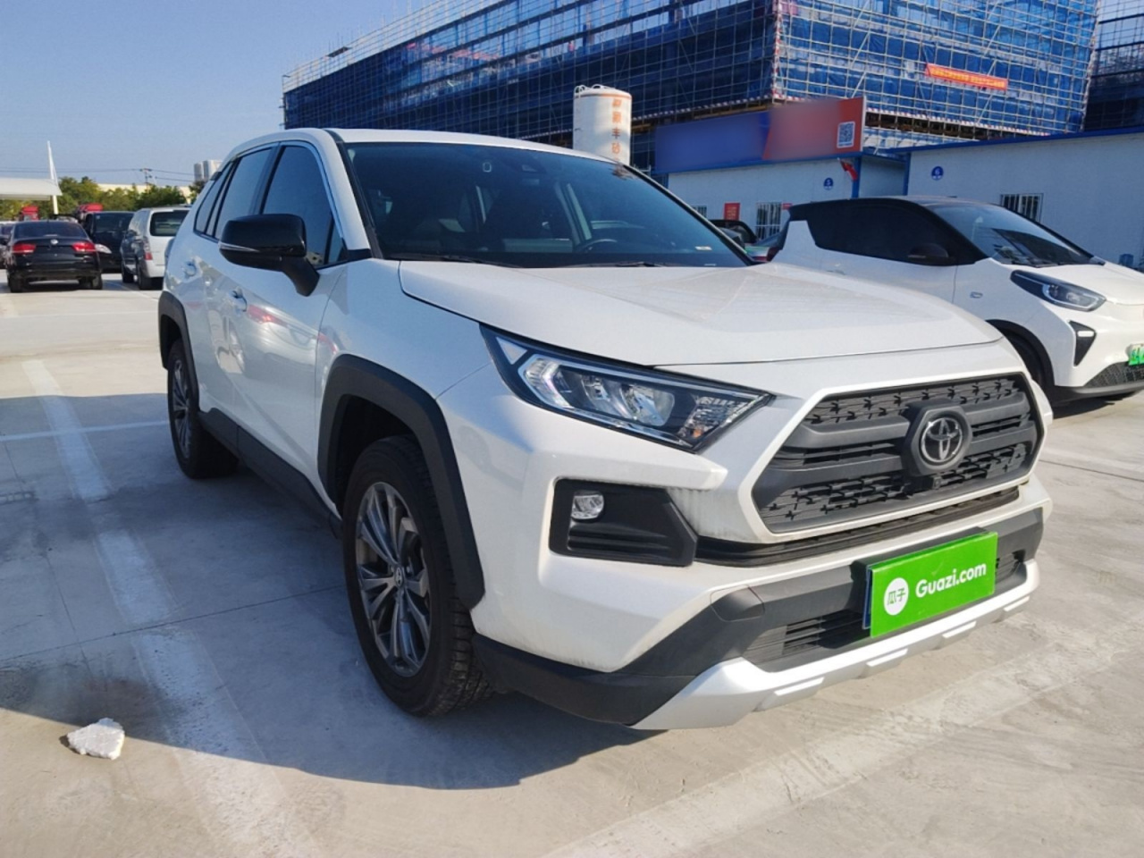 RAV4 2023 2.0L CVT AWD photo 3