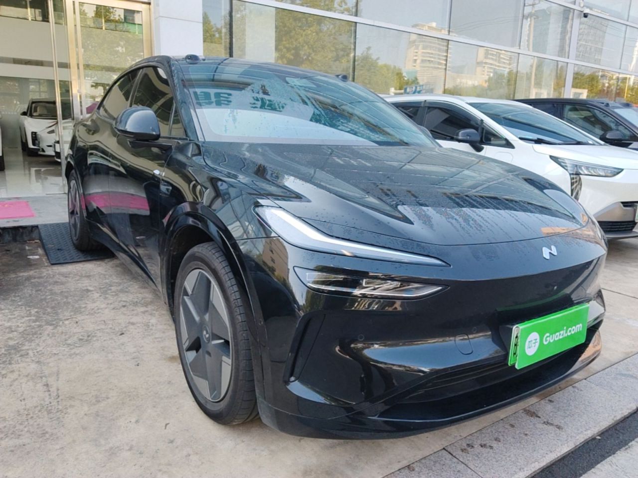 L60 2024 60kWh RWD photo 3