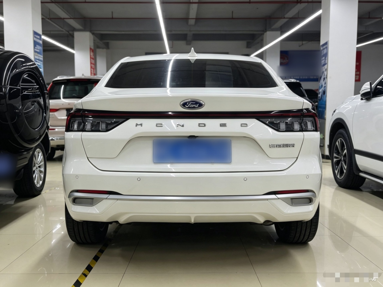 Mondeo 2025 2.0T EcoBoost Luxury photo 3