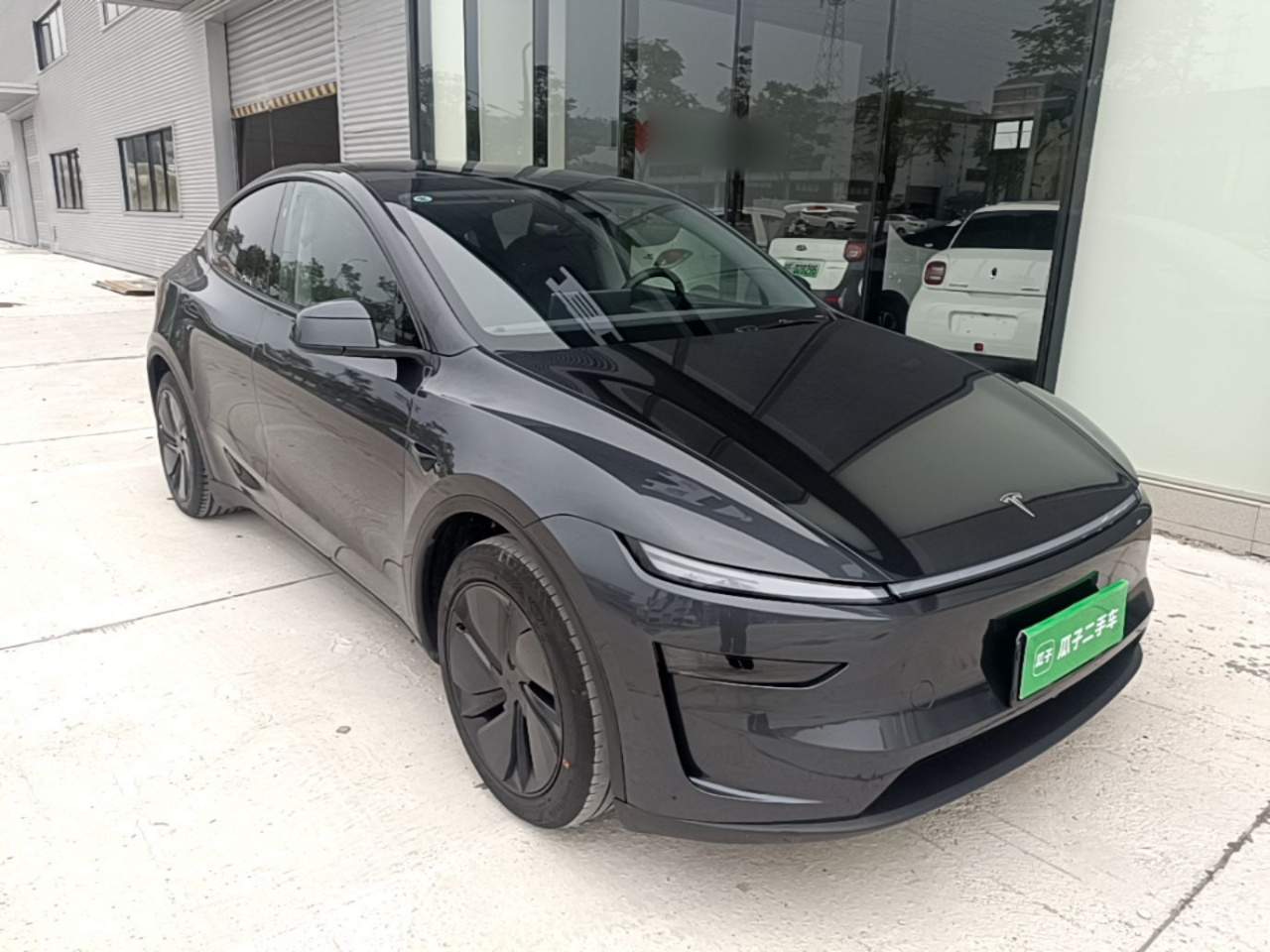 Model Y 2025 RWD photo 5