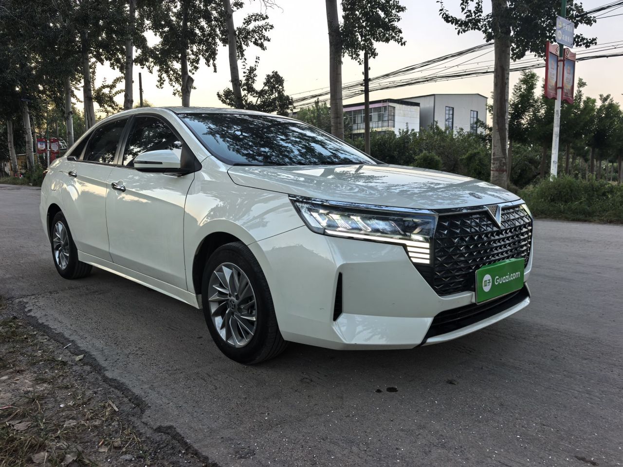 D60 2023 PLUS 1.6L XL CVT photo 3