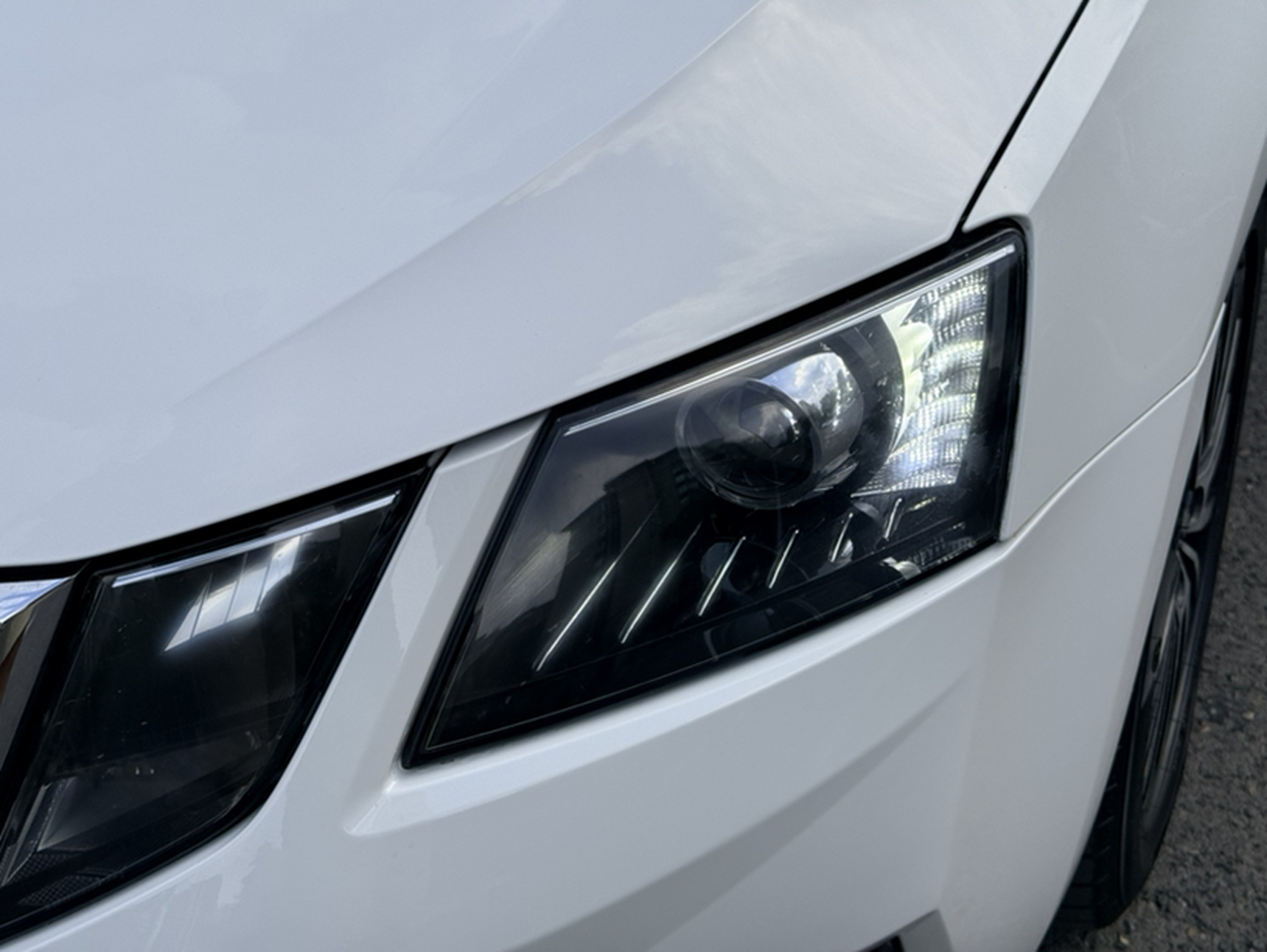 Octavia 2018 1.6L AT Luxury photo 2