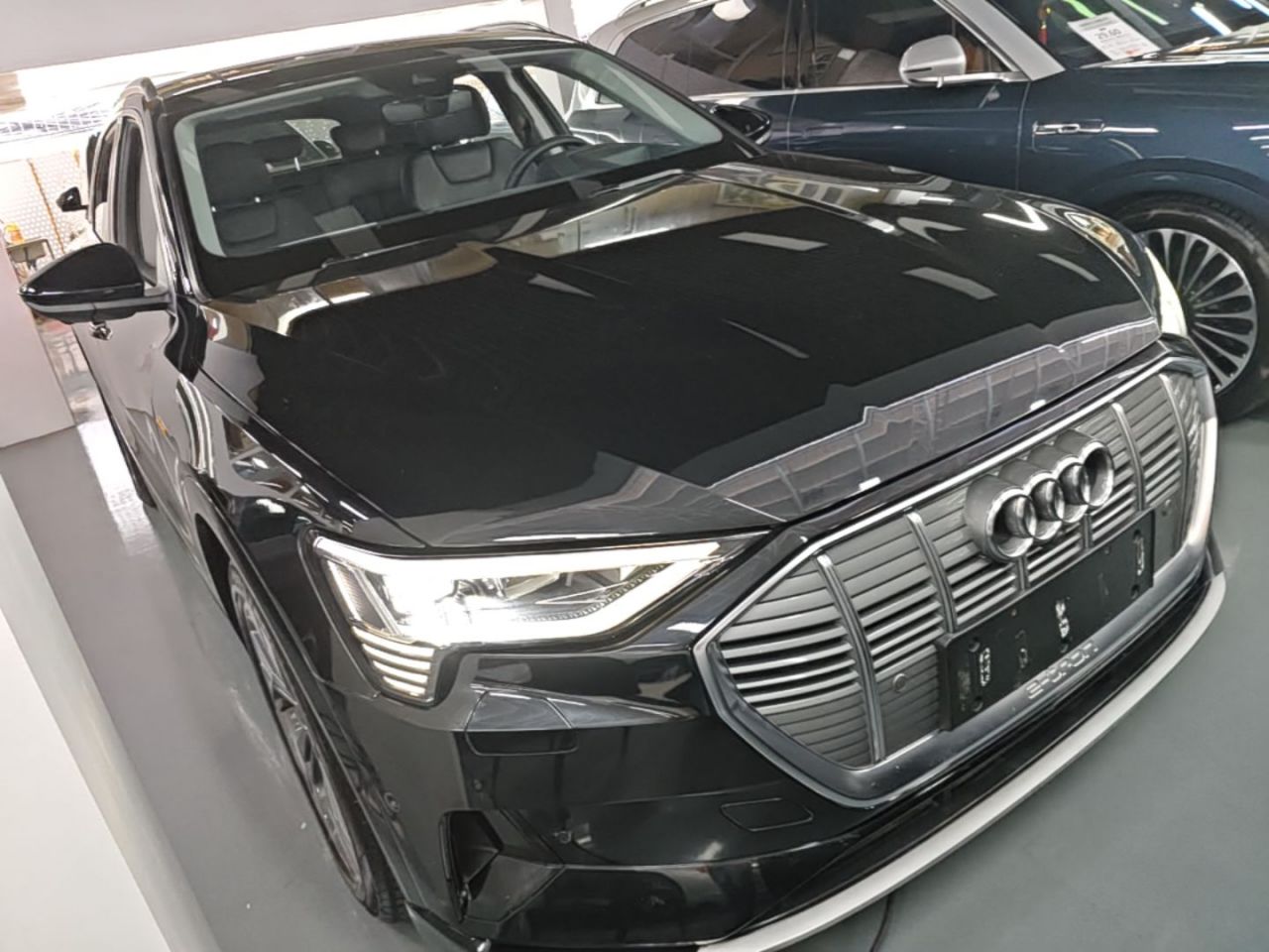 e-tron Imported 2019 55 quattro photo 3