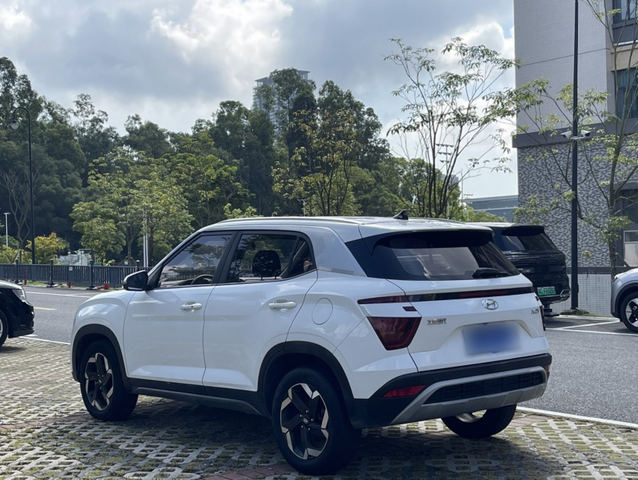 ix25 2020 1.5L CVT GLS Smart photo 3