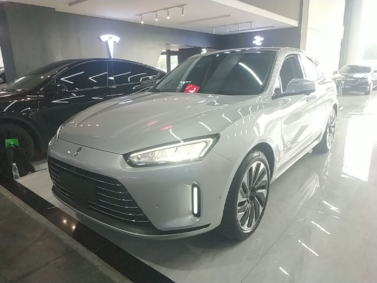HIMA AITO M5 2022 EREV AWD Performance