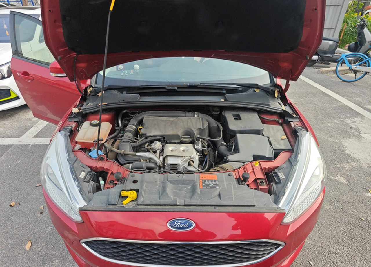 Focus 2015 Hatchback EcoBoost 125 AT photo 4