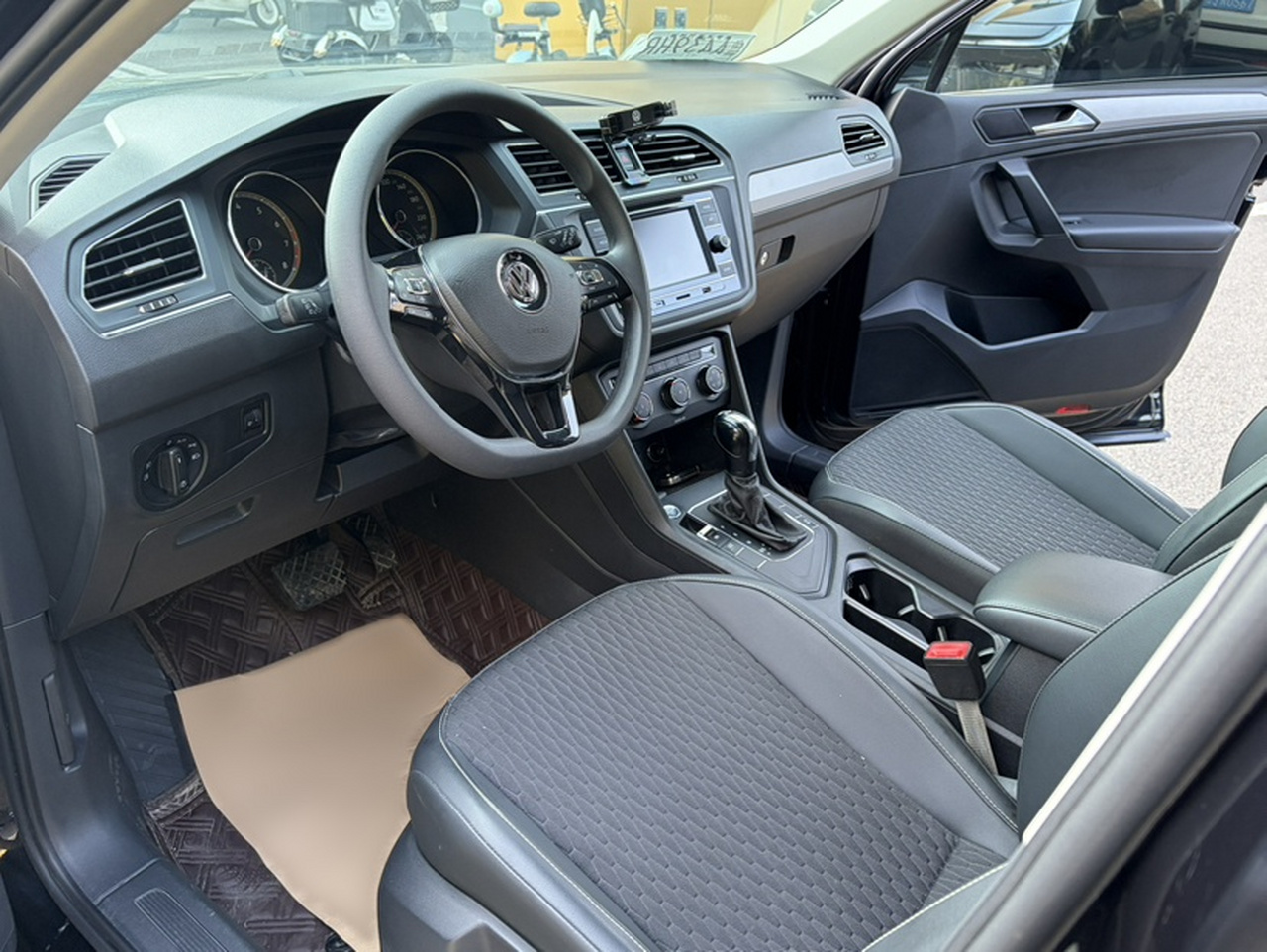 Tiguan L 2020 330TSI AT RWD China VI photo 2