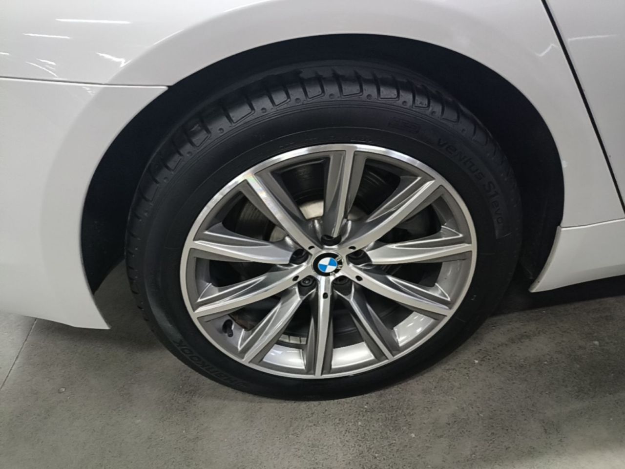 5 Series 2018 528Li Special photo 3
