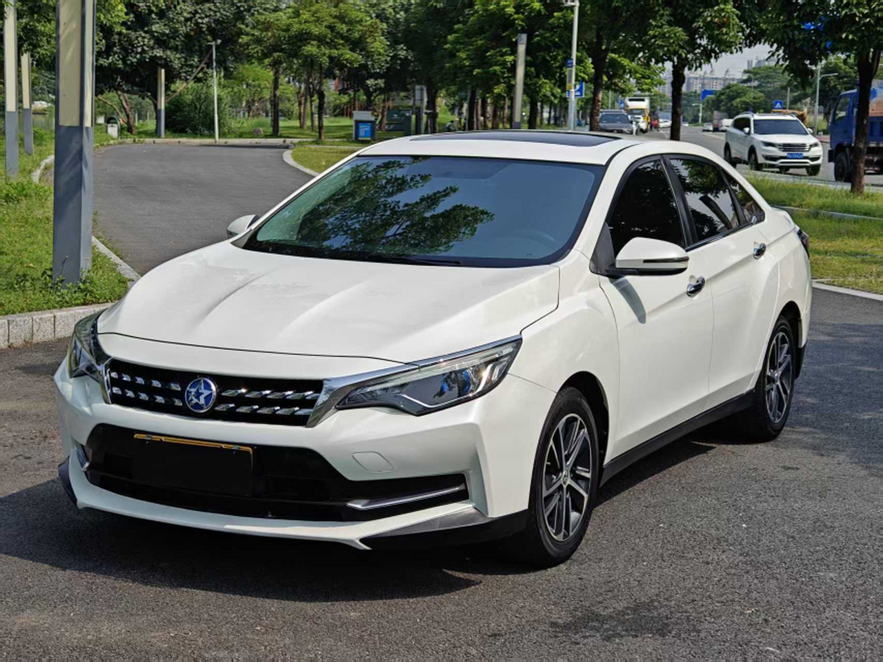 D60 2018 1.6L CVT Connected Elite