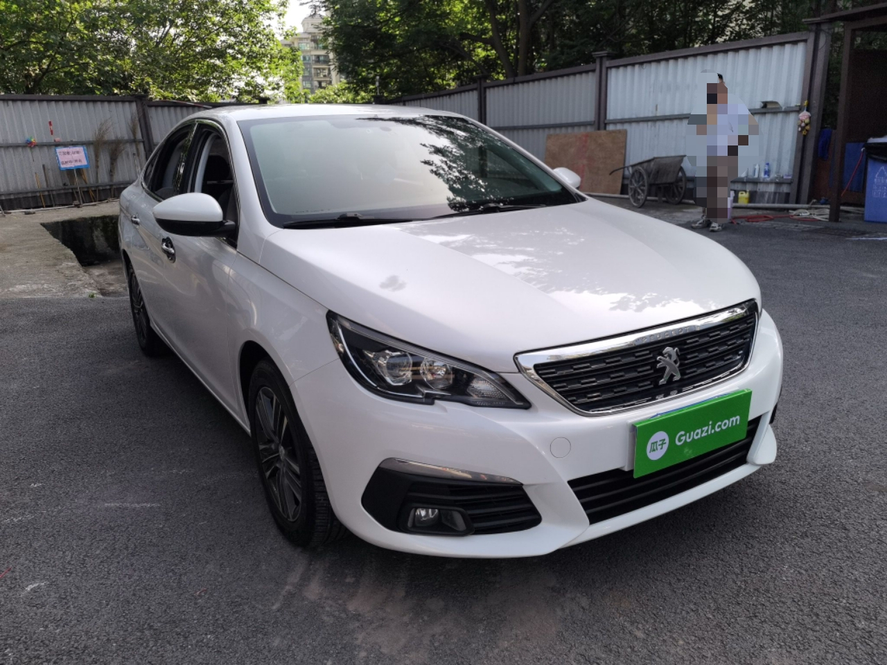 308 2016 1.6L AT Luxury photo 3
