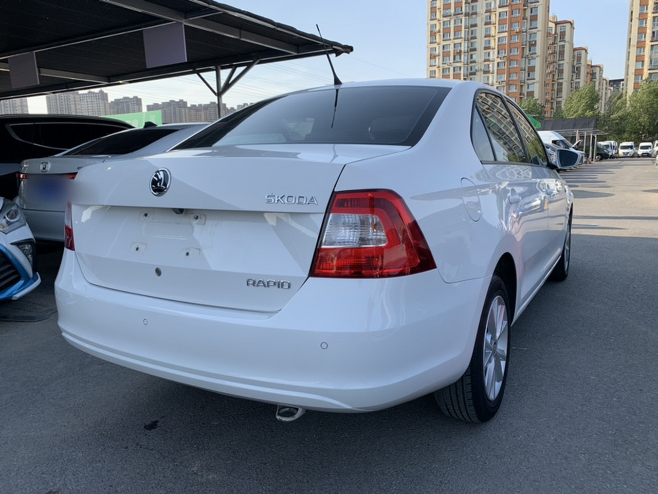 Rapid 2015 1.6L AT photo 3
