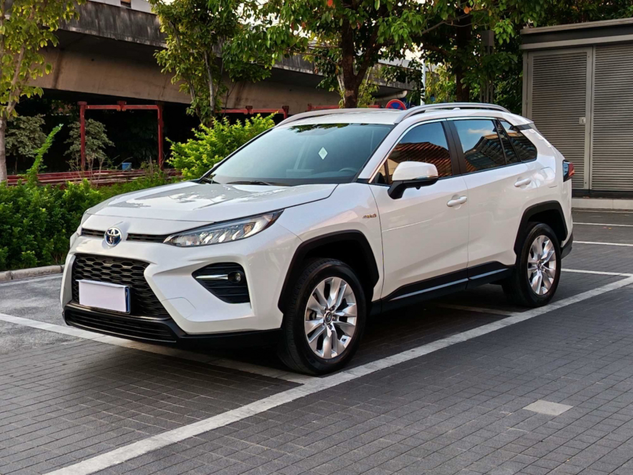 Wildlander 2022 Facelift Hybrid 2.5L E-CVT RWD Leading