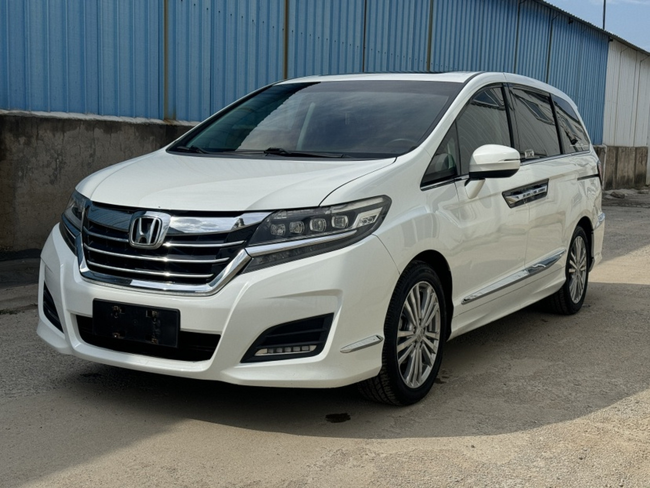 Elysion 2016 2.4L Luxury