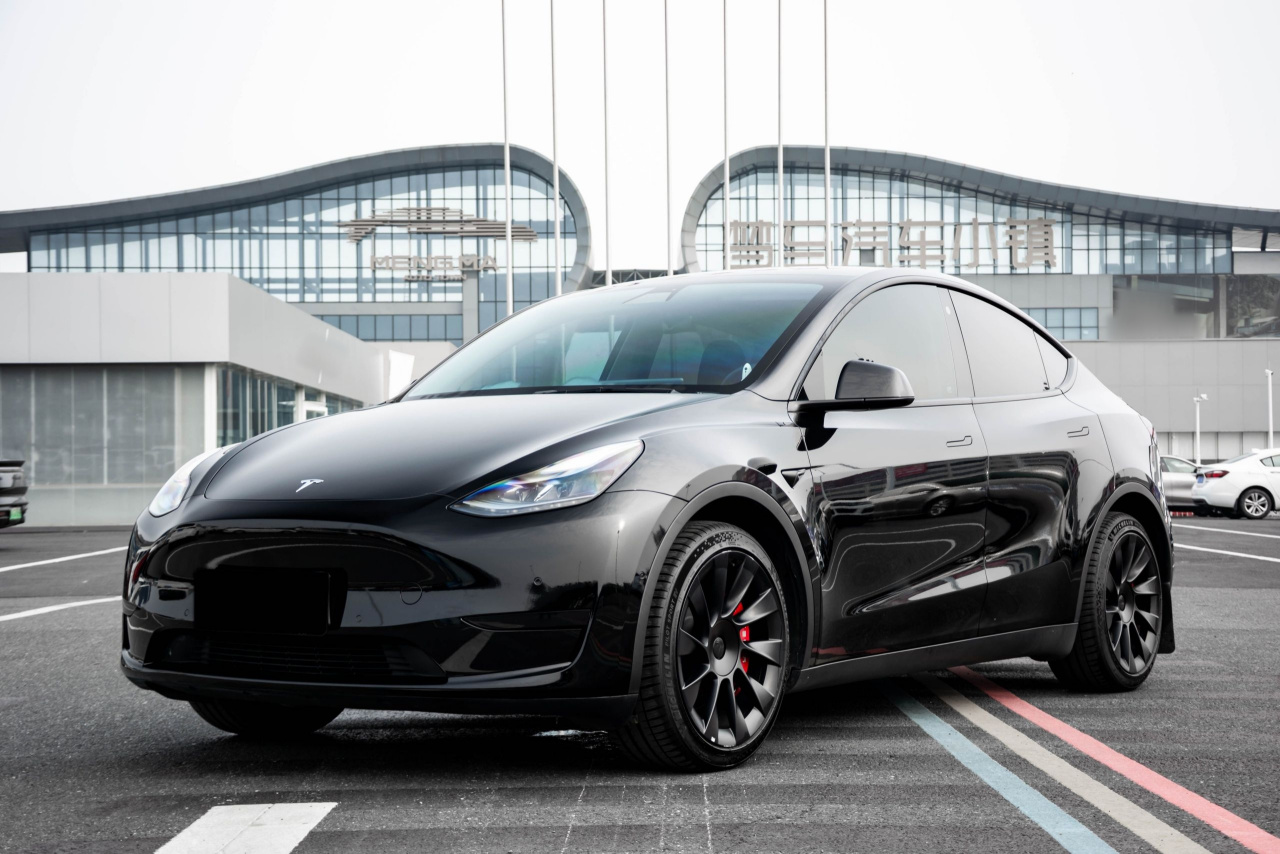 Model Y 2022 RWD photo 2