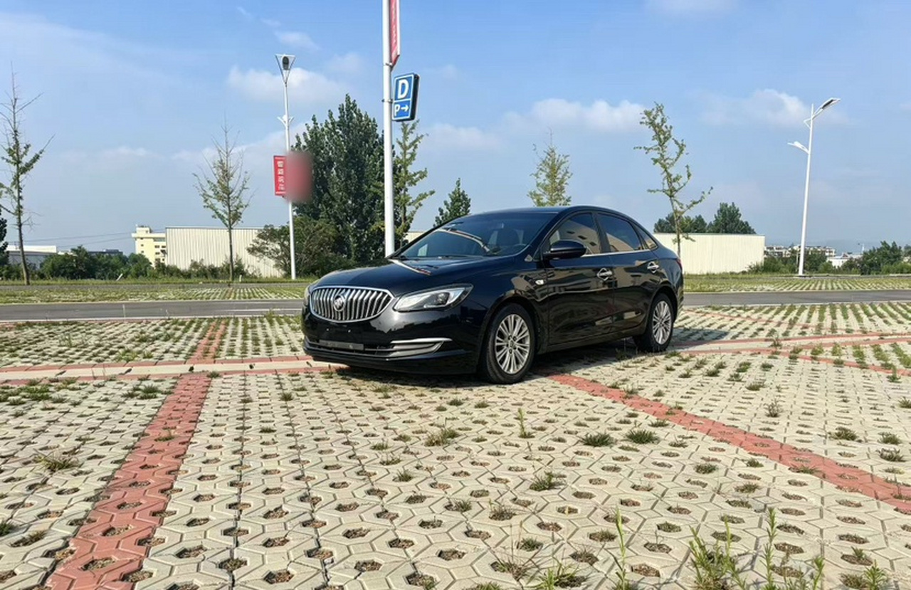 Excelle 2015 15N MT Luxury