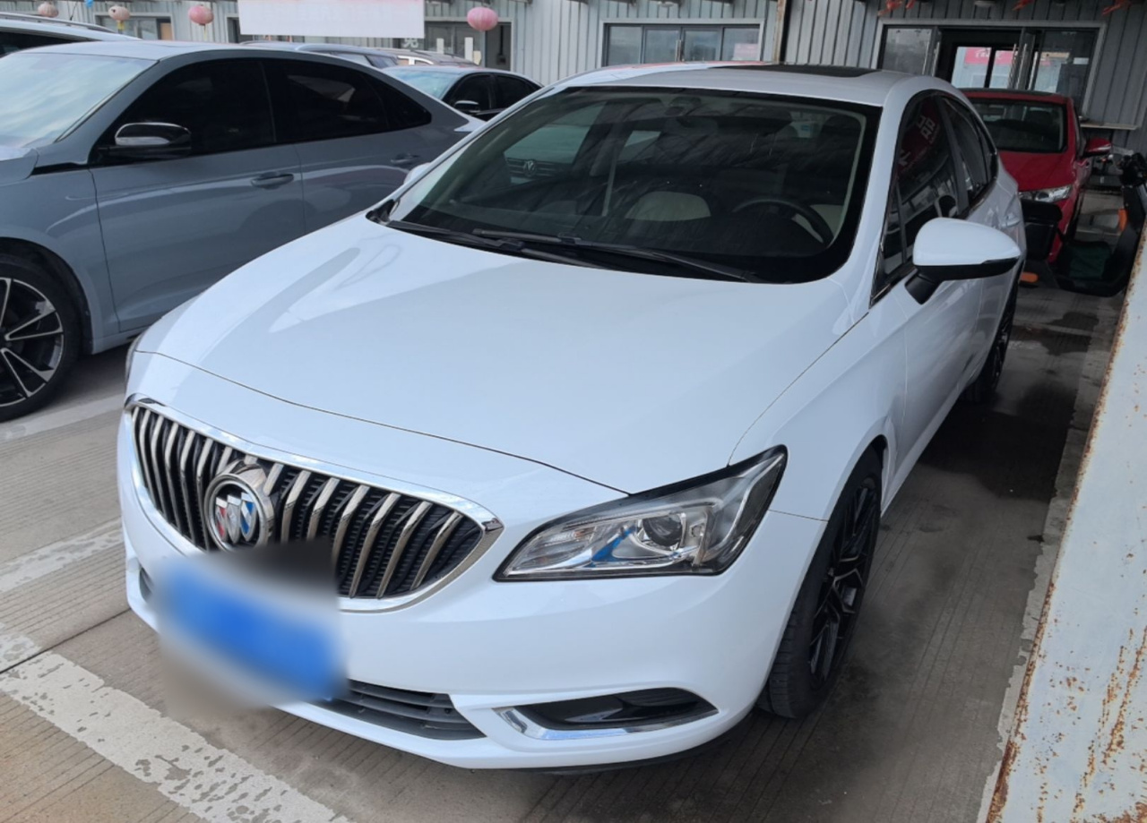 Verano 2015 Sedan 15S AT Leading