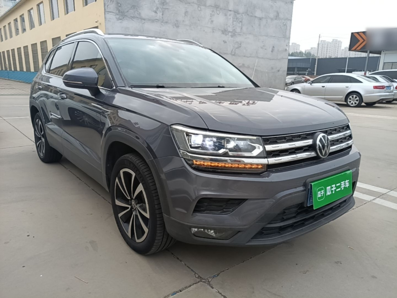 Tharu 2021 280TSI RWD Luxury PLUS photo 3