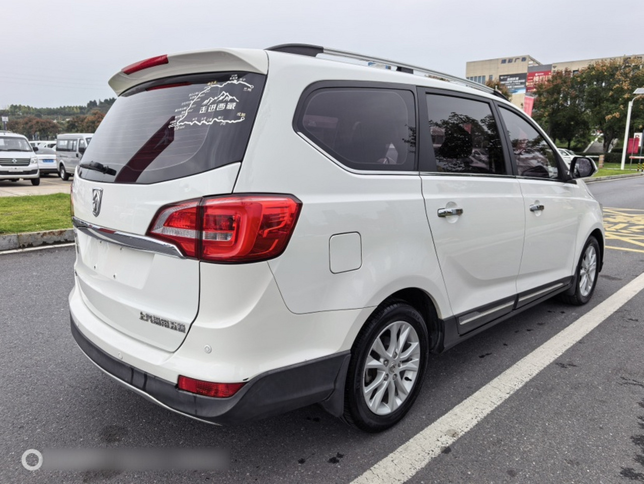 730 2016 1.8L iAMT Luxury 7-Seater photo 3