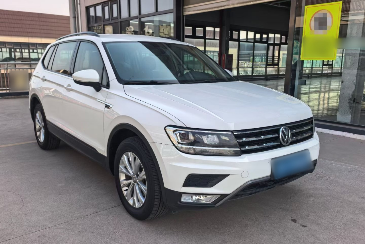 Tiguan L 2017 330TSI AT RWD photo 3